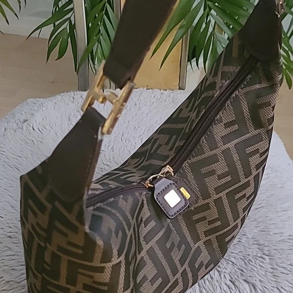 Vintage Fendi Zucca Bag ❤️ - Picture 6 of 10